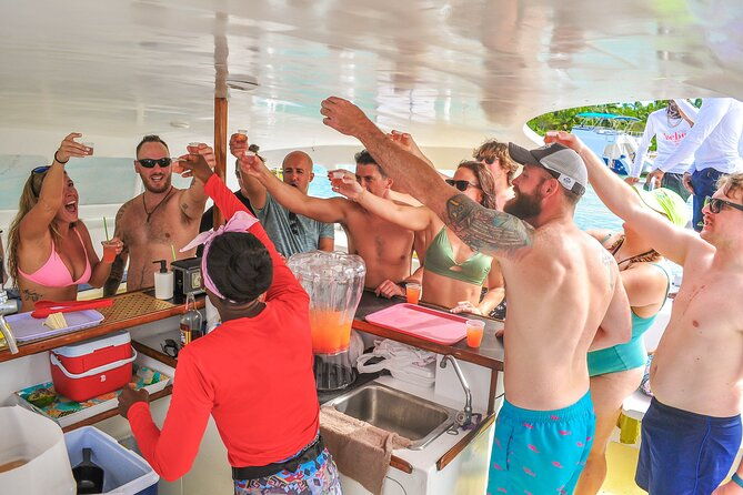 punta-cana-private-boat-medium-groups