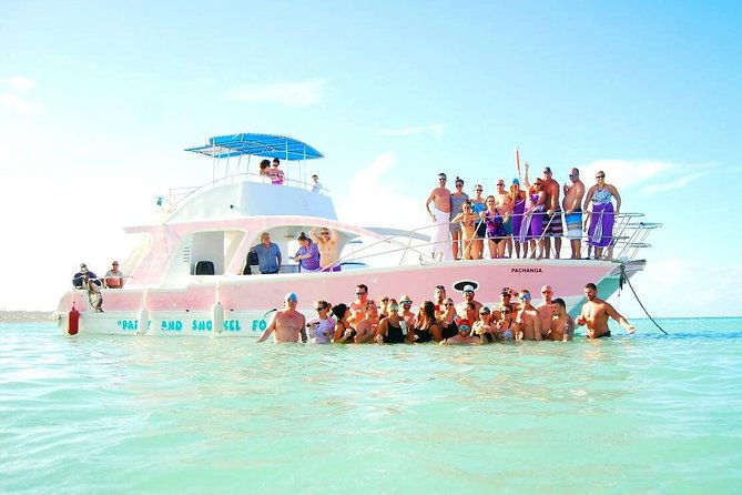 punta-cana-private-party-boat-with-water-slide-10-people