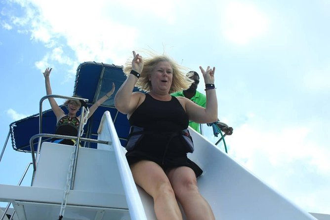 punta-cana-private-party-boat-with-water-slide-10-people