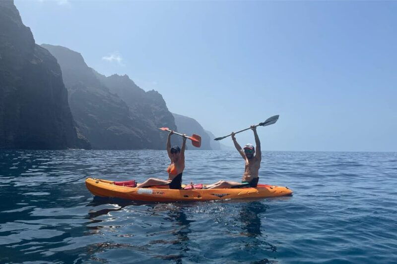 punta-de-teno-kayak-safari-overlooking-los-gigantes-cliffs