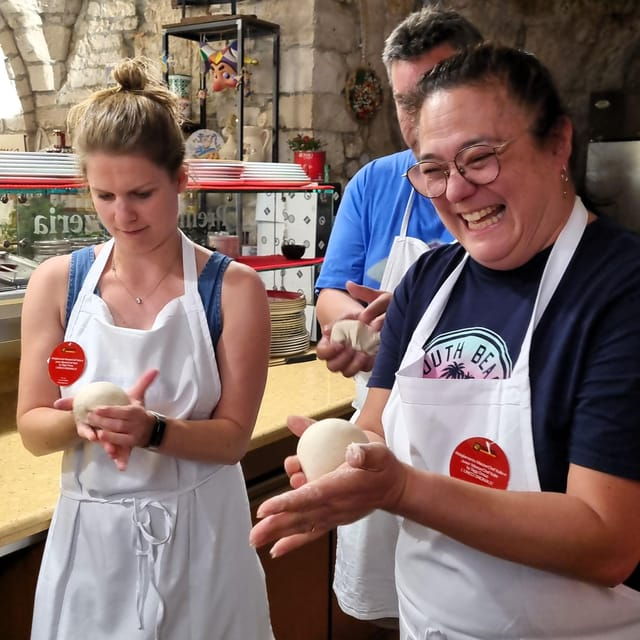 putignano-make-and-taste-gourmet-pizza