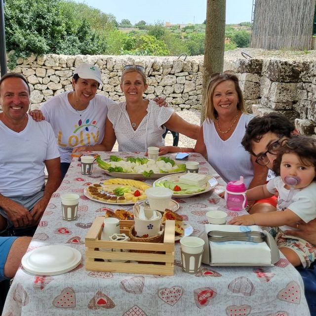 putignano-make-and-taste-still-warm-mozzarella