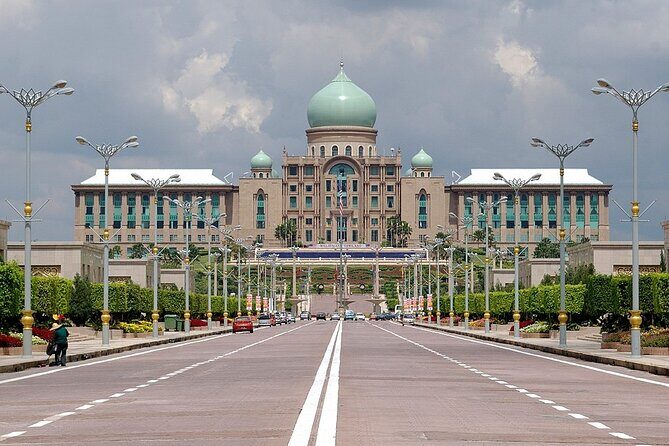Putrajaya City Tour from Kuala Lumpur including Sightseeing Cruise - Key Points