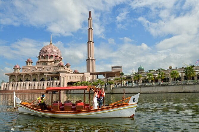 Putrajaya Tour - Putting Putrajaya in Perspective: A Guide to the Modern Malaysian Capital