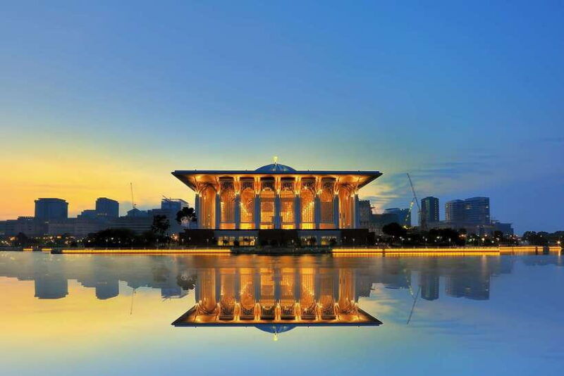 putrajaya-visit-and-lake-cruise-tour-from-kuala-lumpur