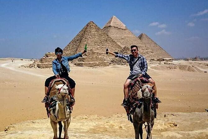 Pyramids of Giza-Saqqara-Dahshur and Memphis Private Day Tour - Giza Pyramids and Sphinx: A Majestic Start  