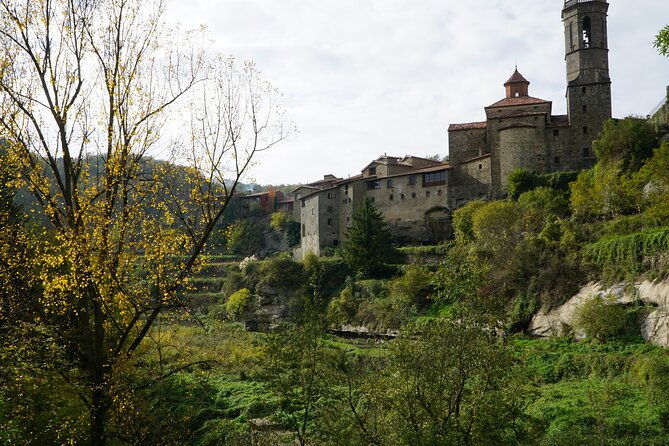 pyrenees-medieval-village-hike-from-barcelona