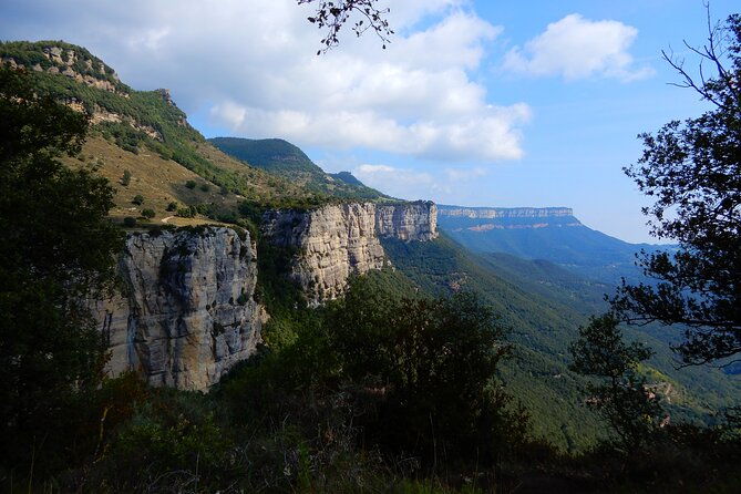pyrenees-medieval-village-hike-from-barcelona