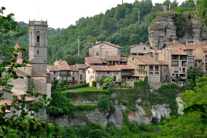 pyrenees-medieval-village-hike-from-barcelona