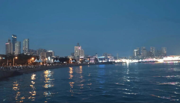 qingdao-walking-night-tour-with-seafood-hot-pot-and-beer