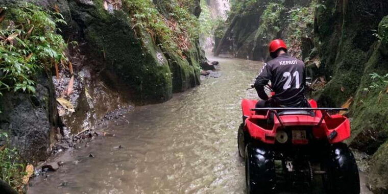 quad-bike-bali-tunnel-waterfall-with-rafting
