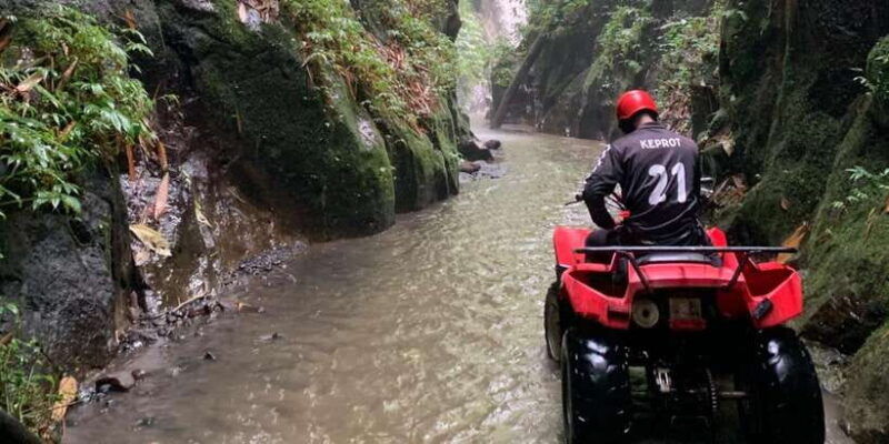quad-bike-bali-with-tunnel-waterfall-tour