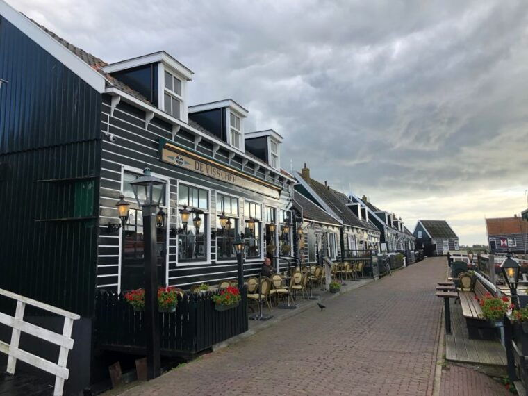 quaint-dutch-countryside-windmills-fishing-villages-3