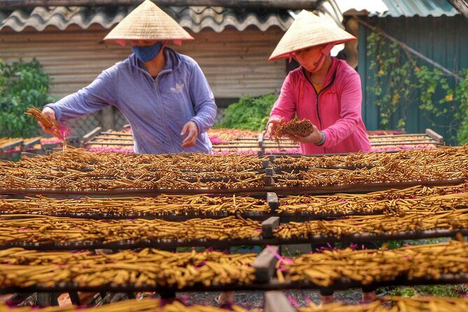 Quang Phu Cau Incense and Duong Lam Ancient Village Private Tour - Returning to Hanoi
