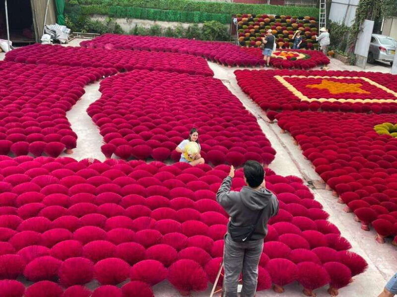 quang-phu-cau-incense-stick-village-conical-hat-village