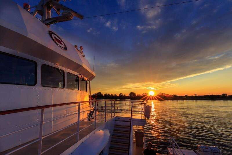 quebec-city-2-hour-cocktail-dj-evening-cruise