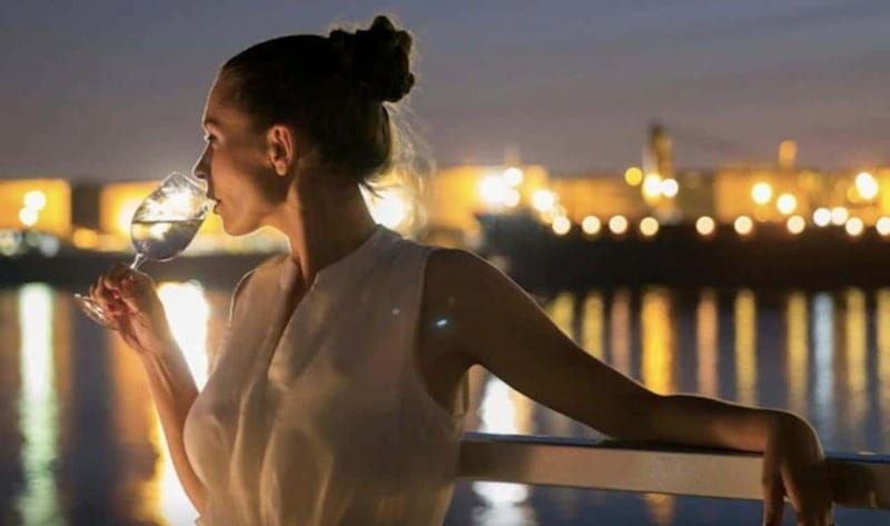 quebec-city-2-hour-cocktail-dj-evening-cruise