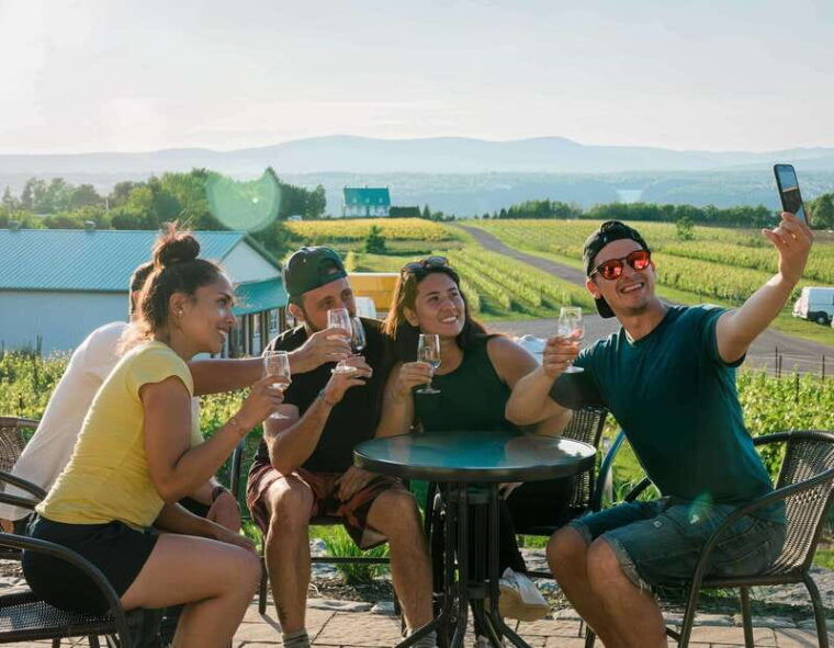 quebec-city-electric-bike-rental-on-ile-dorleans