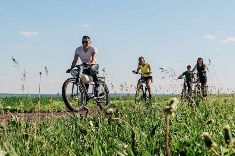 quebec-city-electric-bike-rental-on-ile-dorleans