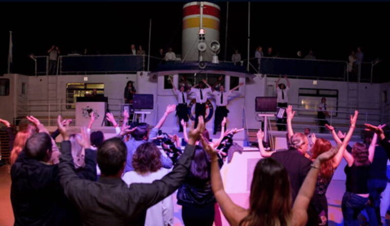 quebec-city-evening-cocktail-cruise-with-live-dj