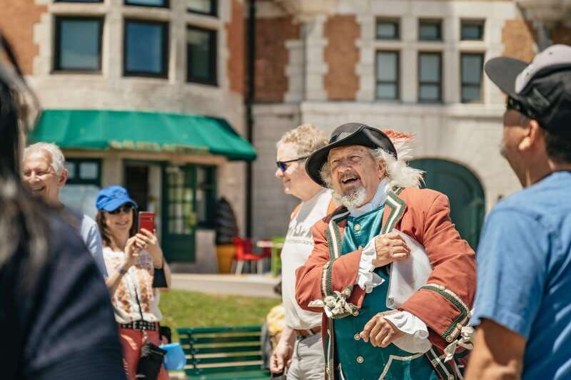 quebec-city-fairmont-le-chateau-frontenac-guided-tour