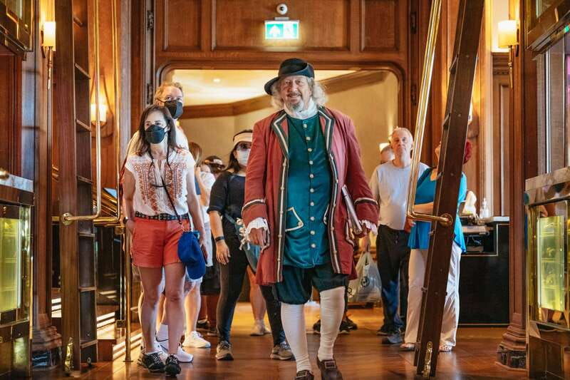 quebec-city-fairmont-le-chateau-frontenac-guided-tour