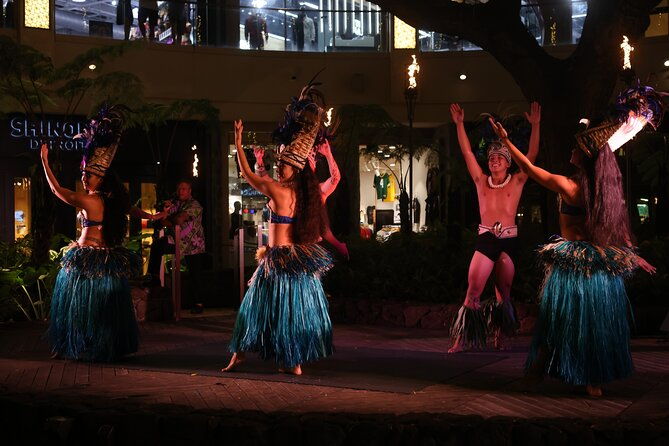 queens-luau-in-the-heart-of-waikiki
