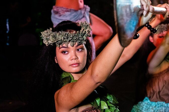 queens-luau-in-the-heart-of-waikiki