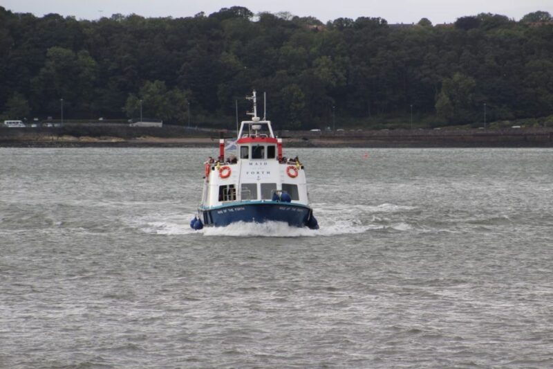 queensferry-sightseeing-cruise-to-inchcolm-island-2
