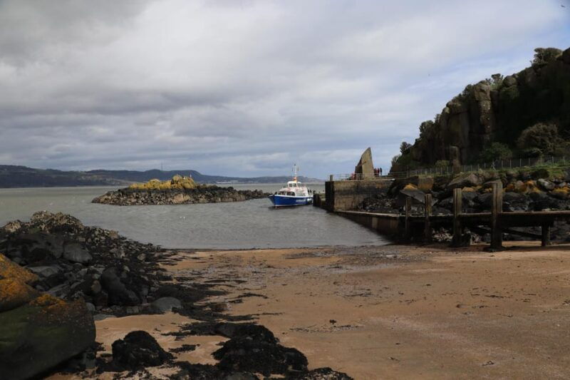 queensferry-sightseeing-cruise-to-inchcolm-island