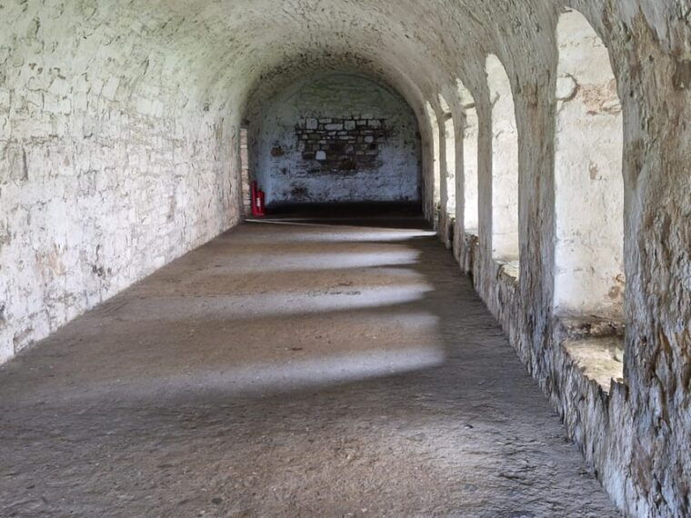 queensferry-sightseeing-cruise-to-inchcolm-island