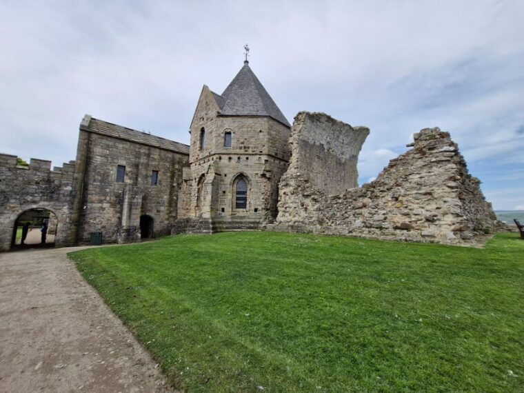 queensferry-sightseeing-cruise-to-inchcolm-island
