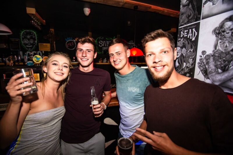 Queenstown: Bar Crawl with 5 Free Shots and Pizza - The Guides and Group Dynamics