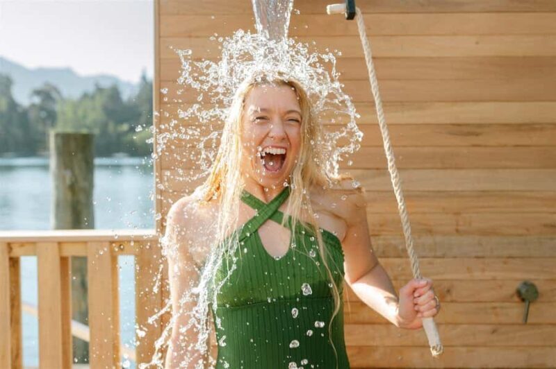 Queenstown: Floating Sauna Experience on Lake Whakatipu - The Experience of Relaxation and Connection