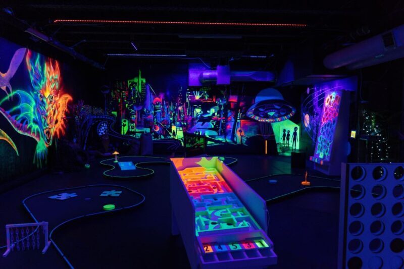 Queenstown: Indoor Putt 'n' Glow Mini Golf - Key Points