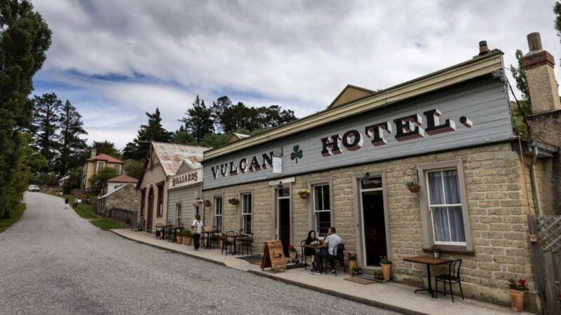 Queenstown to Dunedin Incl Train Small-Group Tour (One-Way) - Historic Towns and the Ghost Town of St Bathans