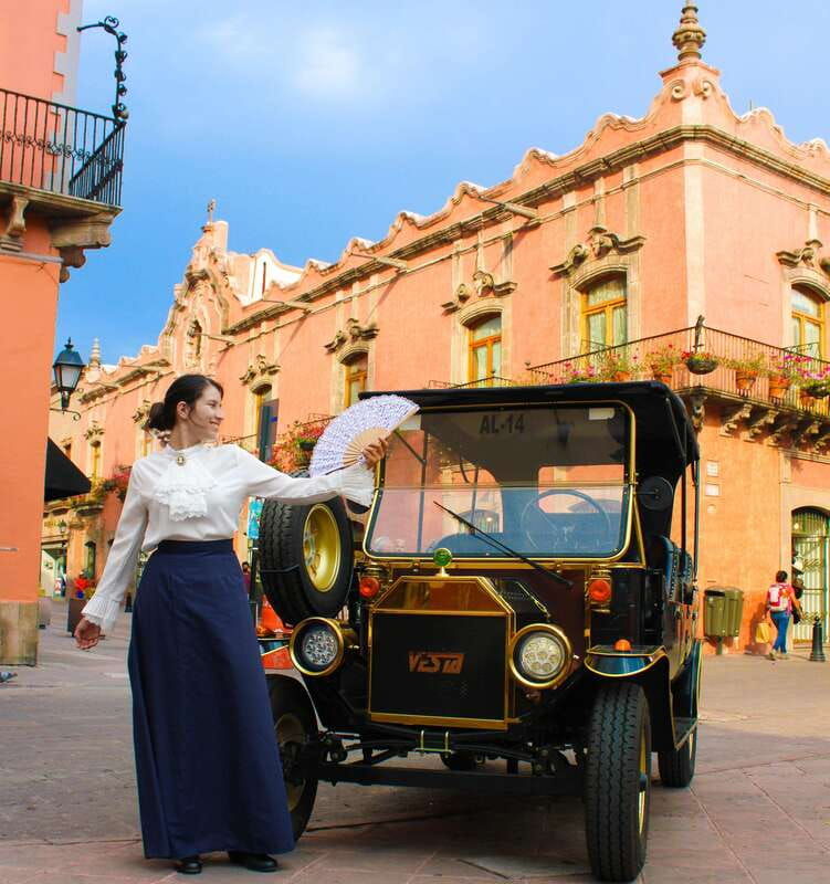 queretaro-city-tour-in-a-classic-ford-t-vehicle