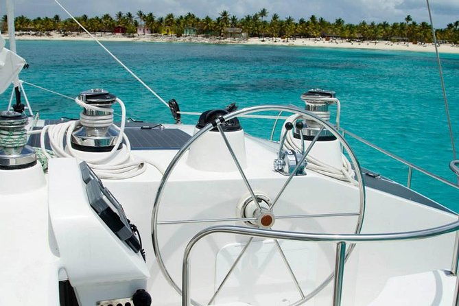 quetzal-catamaran-cruise-prestige-to-saona-island