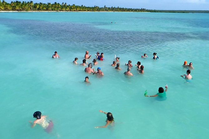 quetzal-catamaran-cruise-prestige-to-saona-island