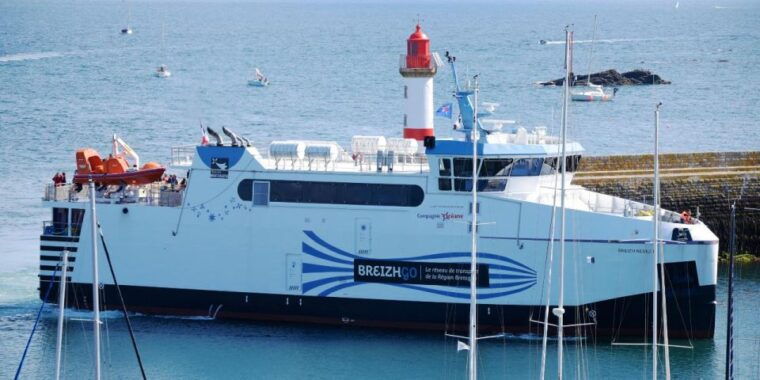 quiberon-ferry-ticket-from-to-belle-ile-en-mer-sauzon