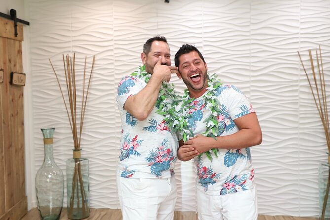 quickie-sign-and-go-wedding-at-hawaiian-wedding-chapel