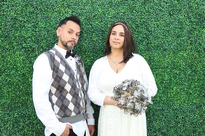 quickie-sign-and-go-wedding-at-hawaiian-wedding-chapel