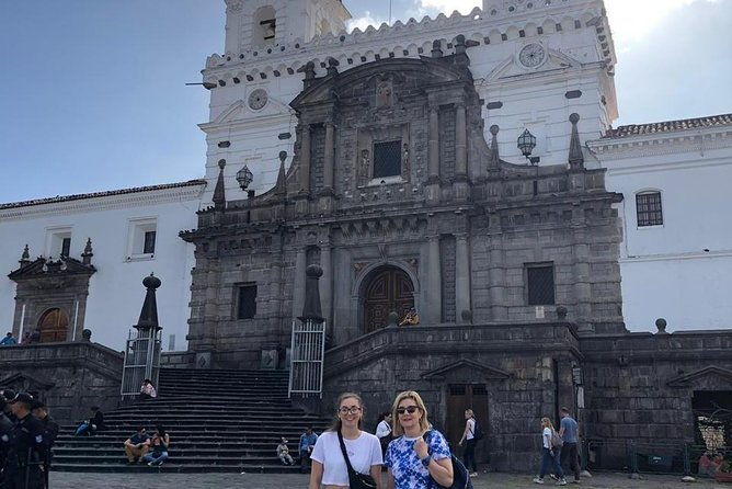 quito-old-town-and-middle-of-the-world-private-tour