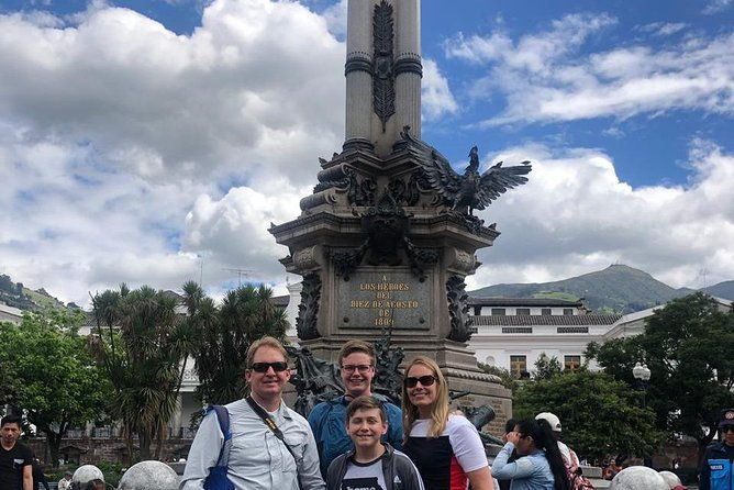 quito-old-town-and-middle-of-the-world-private-tour