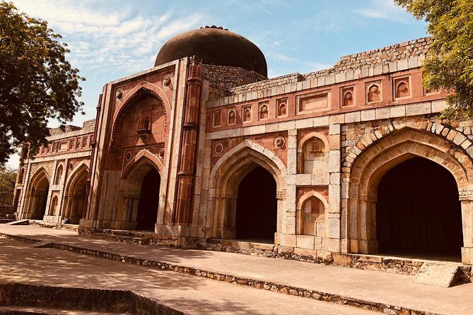 Qutub Minar & Mehrauli Temple/Market - The Magnificence of Qutub Minar