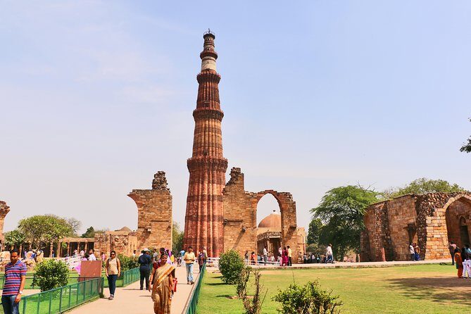Qutub Minar & Mehrauli Temple/Market - Spiritual Stops: Sai Baba Temple & Chattarpur Mandir