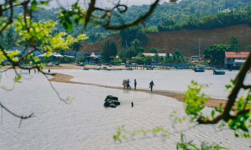 quy-nhon-tour-nhat-tu-son-island-hoa-bay-beach-sand-dunes