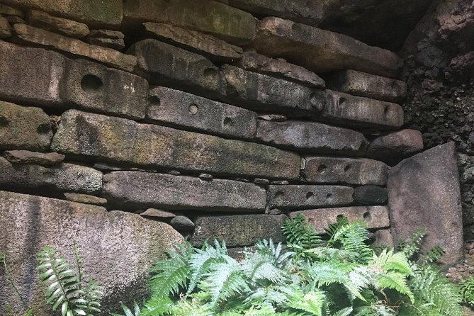 r1-north-coast-of-rapa-nui-non-cruise-visitors