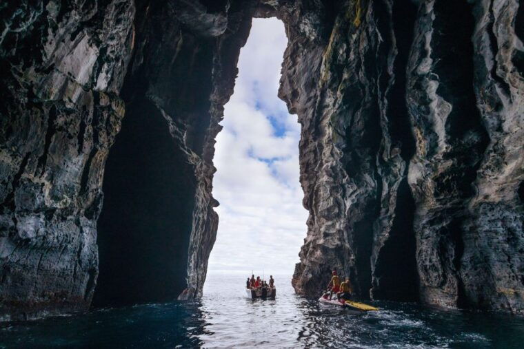 rabo-de-peixe-cave-boat-tour-on-the-north-coast