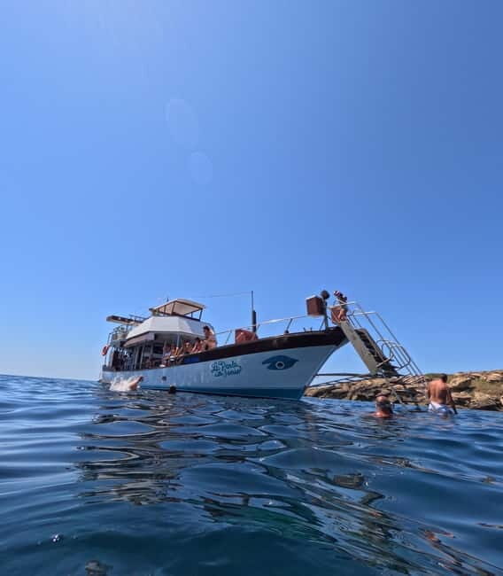 RaccontiAmo Daily cruises Le Castella Isola Capo Rizzuto - The Charm of a 2-Hour Boat Trip in Calabria